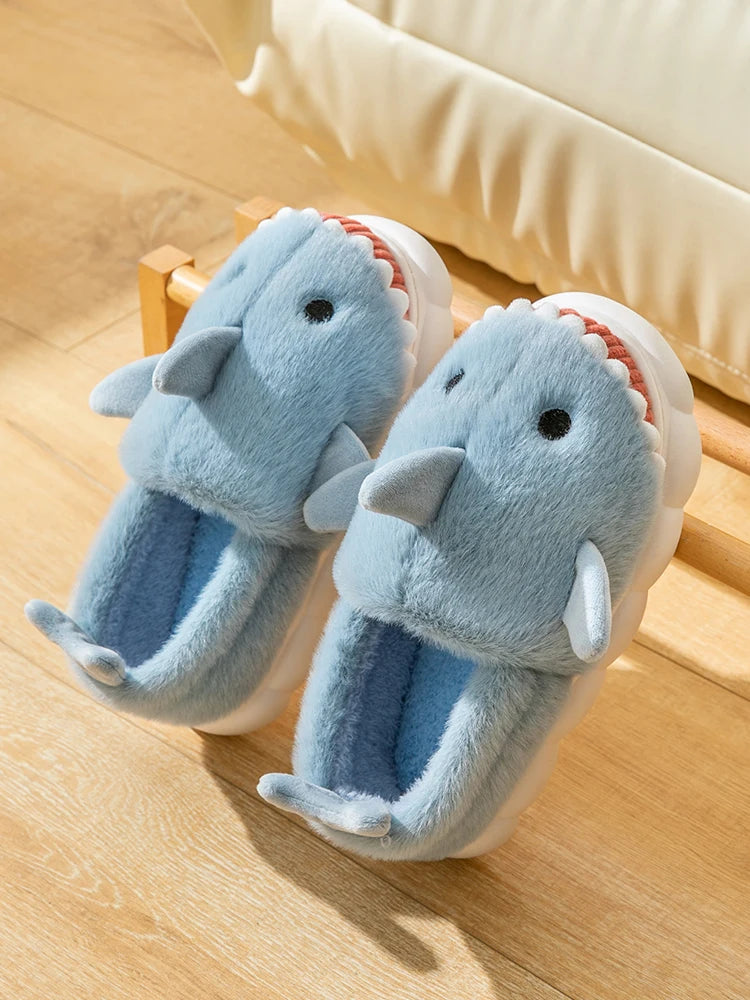 Chausson requin homme bleu clair