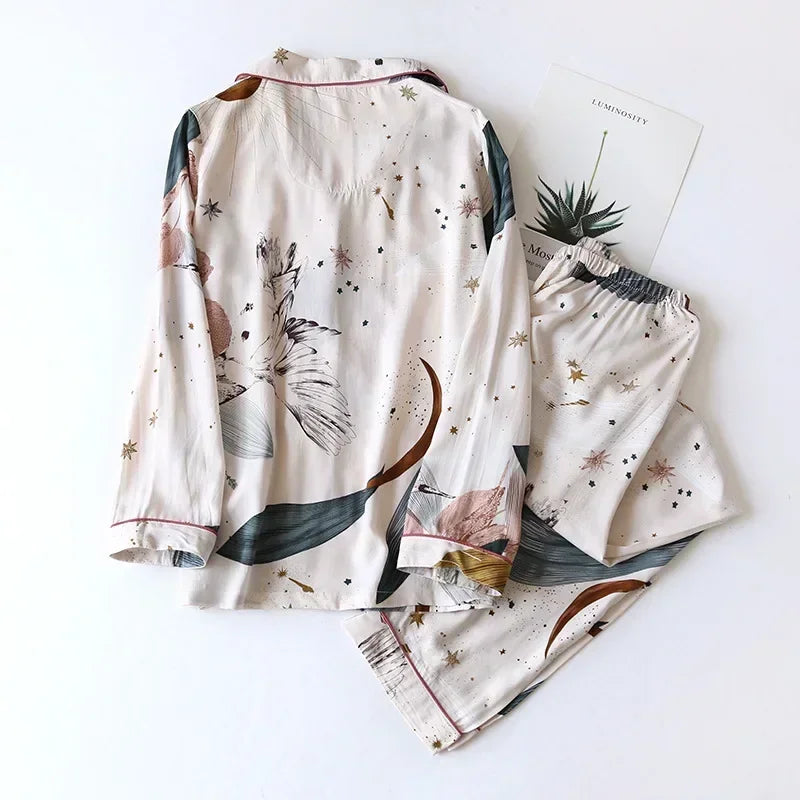 Pyjama femme au printemps rose