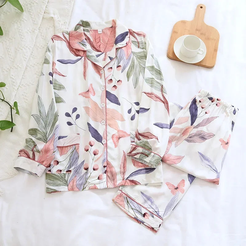 Pyjama femme au printemps imprimé fleur