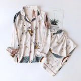 Pyjama femme au printemps rose