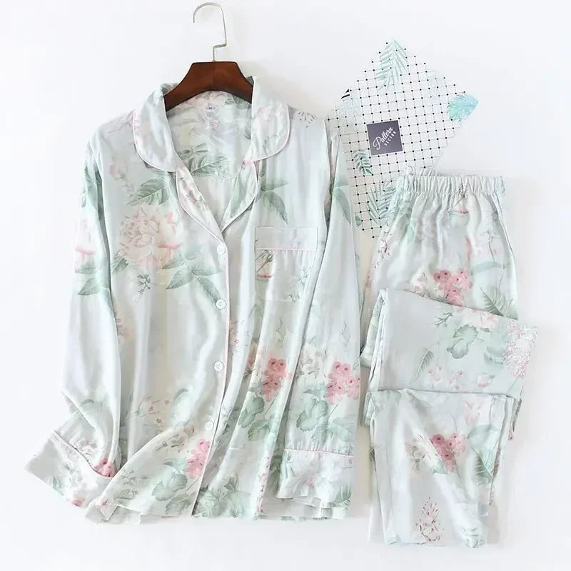 Pyjama femme au printemps vert CLAIR