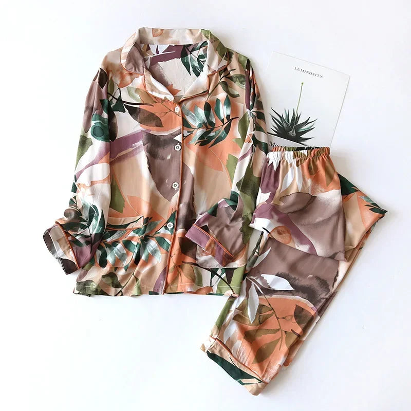 Pyjama femme au printemps imprimé fleur marron