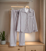 Pyjama satin rayé blanc gris