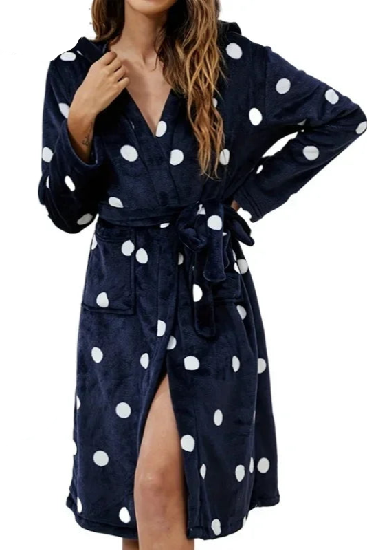 Robe de chambre courte femme polaire
noire avec points blancs