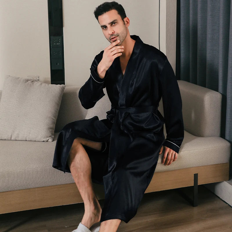Robe de chambre en soie homme noire