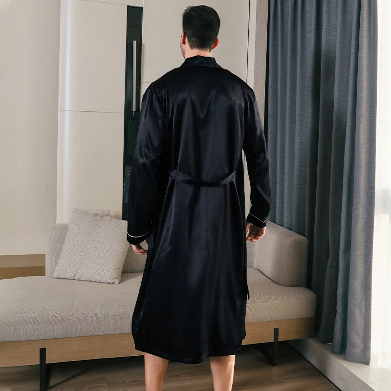 Robe de chambre en soie homme noire