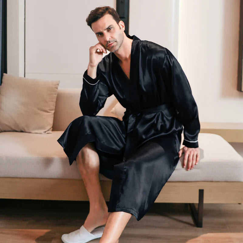 Robe de chambre en soie homme noire