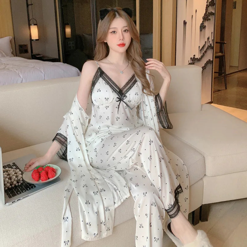 Pyjama 3 pièces satin femme
 blanc